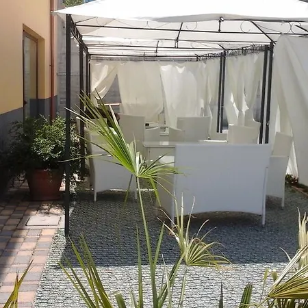 Guest house White *